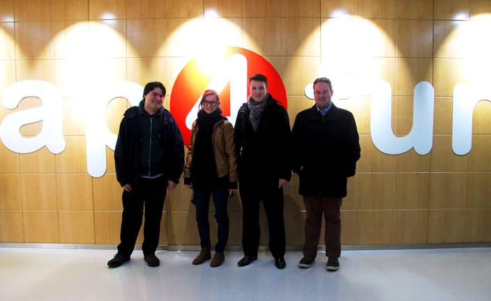 InternChina-staff-with-interns