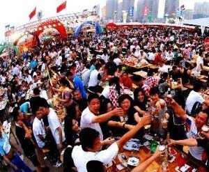 visitors-beer-festival-300x247