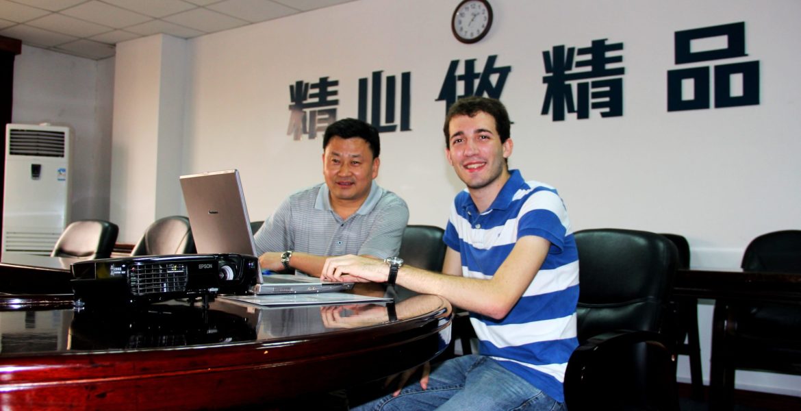 what is a marketing internship